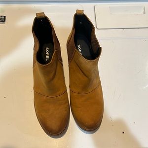 Sorel Camel Boots. Like new. Worn twice.
